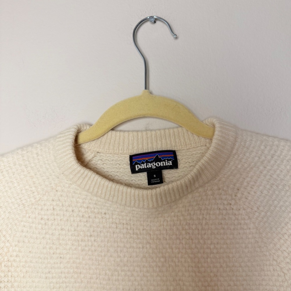 Women's Patagonia Recycled Cashmere Wool Knit Sweater Cream Pullover SZ S - Picture 7 of 7